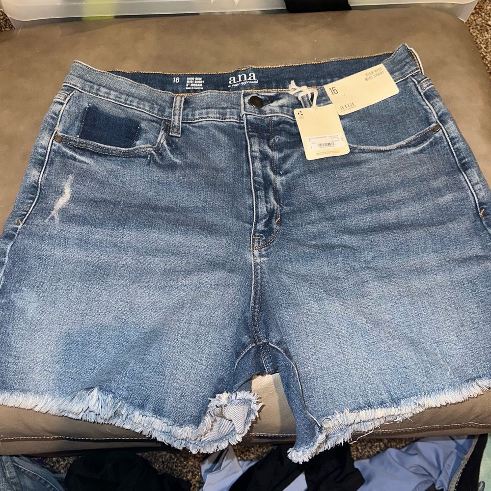 a.n.a Women's Blue Denim Shorts